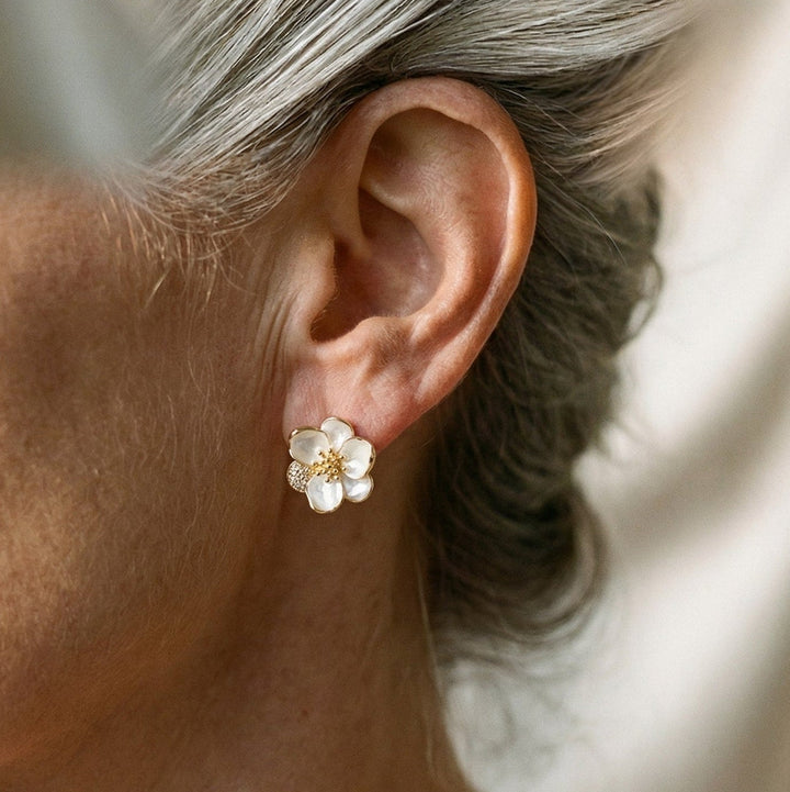 Ελκυστικά Χρυσά Λουλούδια Σκουλαρίκια